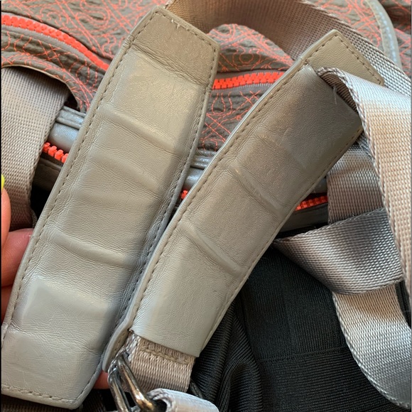 Rare Lululemon 🍋gym bag yoga circuit backpack - Picture 5 of 6